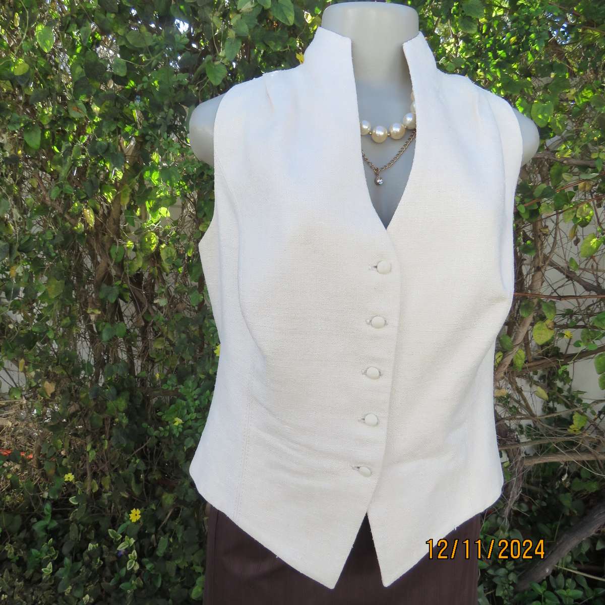 Amazing rich cream wool/poly sleeveless top/waistcoat by NADA Istanbul.Size 36. Brand new con
