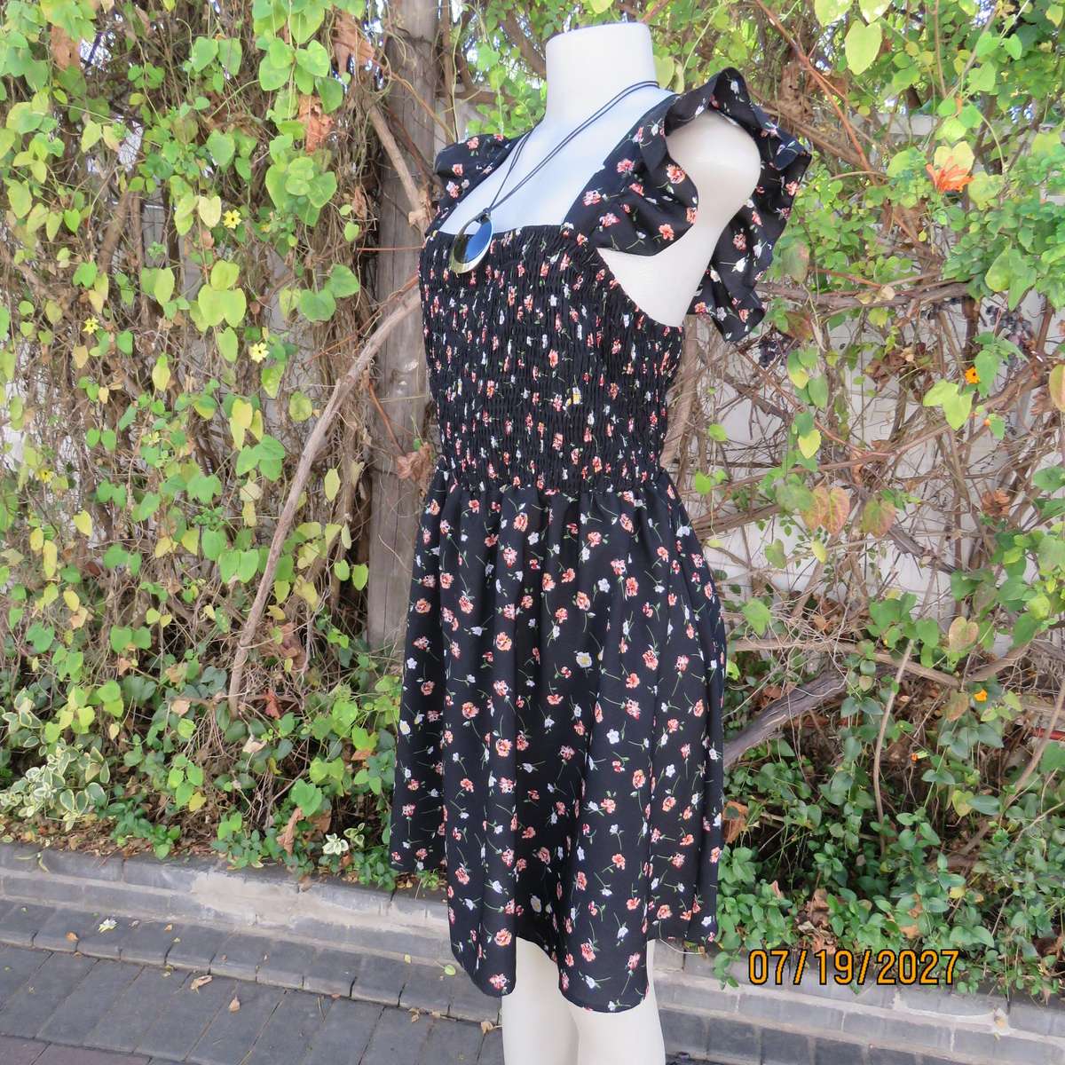 SHEIN cool black polyester dress with tiny flower print. Elasticated bodice. Size 42