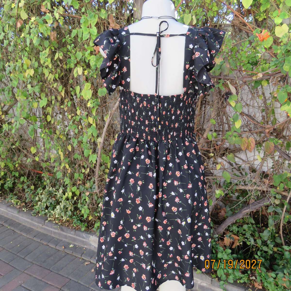 SHEIN cool black polyester dress with tiny flower print. Elasticated bodice. Size 42