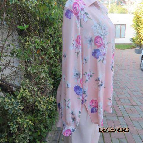 Vibrant pink-purple floral long cuffed sleeve button-down top, open collar, size 46-48