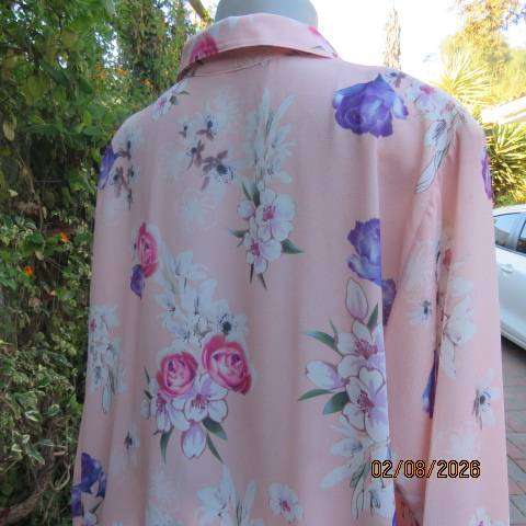 Vibrant pink-purple floral long cuffed sleeve button-down top, open collar, size 46-48