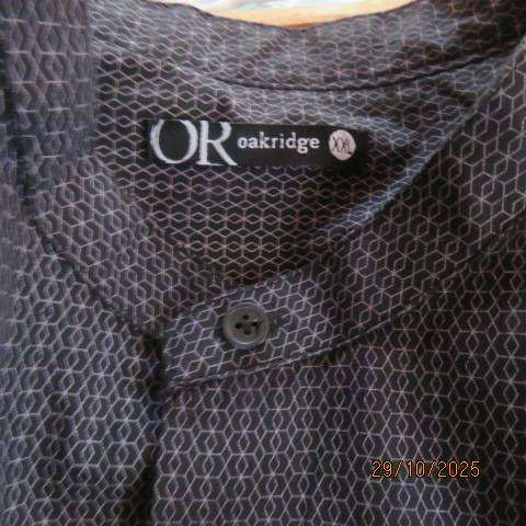 Black with tiny white print modern polycotton short sleeve high banded collar shirt size XL
