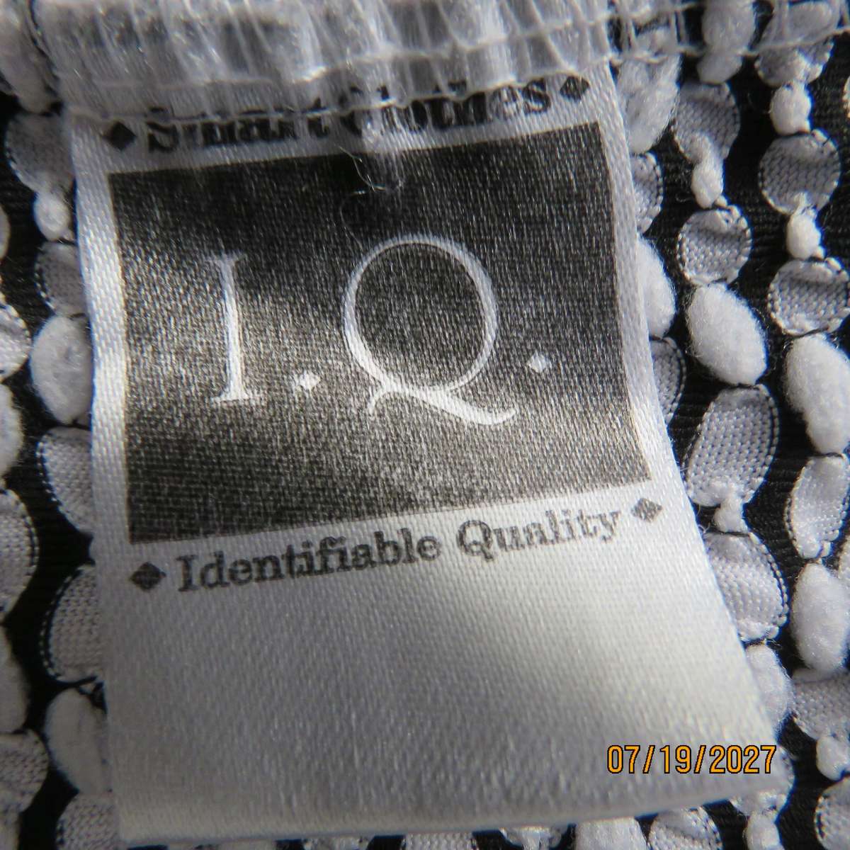 I Q monochrome soft bubble stretch polyester bodycon slip over dress. Size 36