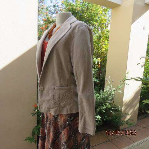 Woolworths beige corduroy long sleeve tailored jacket with 2 front pockets, size 36