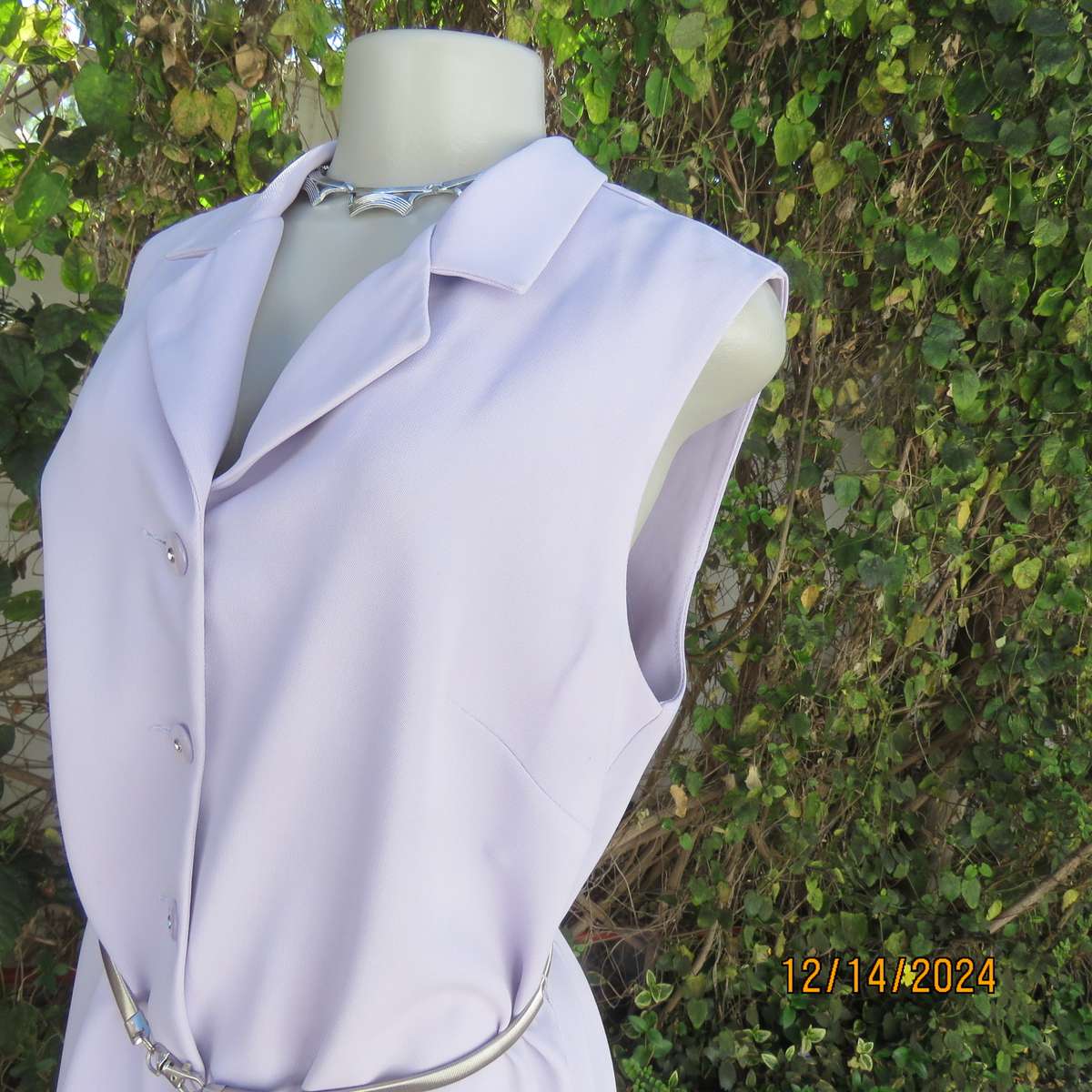 Elegant sleeveless lilac long 100% polyester jacket. Button down/open collar. Size 38 FOSHINI.New co