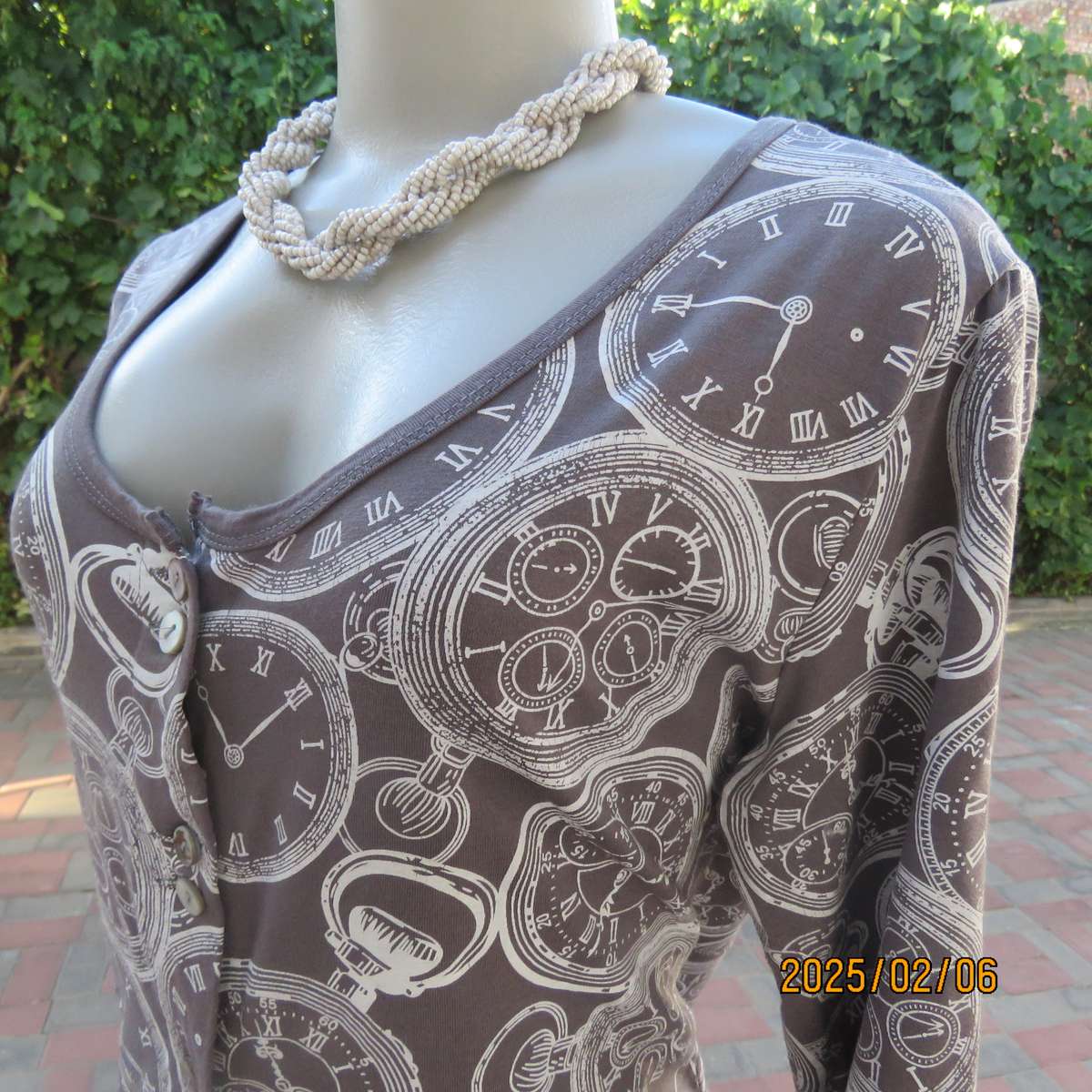 LA LIDA steel grey peplum style stretch polycotton top with white watch patterns. Size 38. As new.