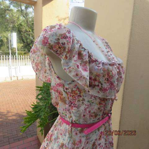Permanent pleated sheer polyester floral dress. Elasticated waist + wide frilled neckline Size 34