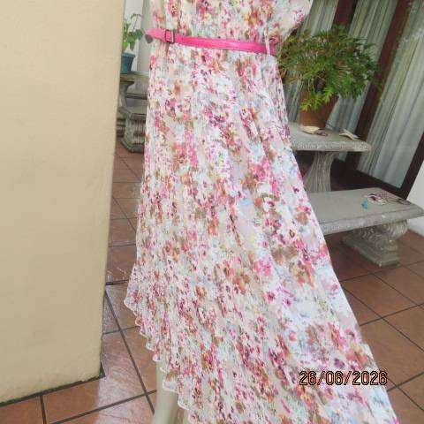 Permanent pleated sheer polyester floral dress. Elasticated waist + wide frilled neckline Size 34