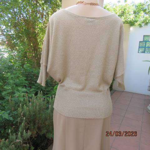 WWW cream and gold knitted pull over top size 38 - polyester, acrylic, lurex yarn.