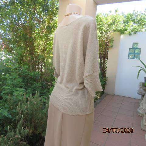 WWW cream and gold knitted pull over top size 38 - polyester, acrylic, lurex yarn.