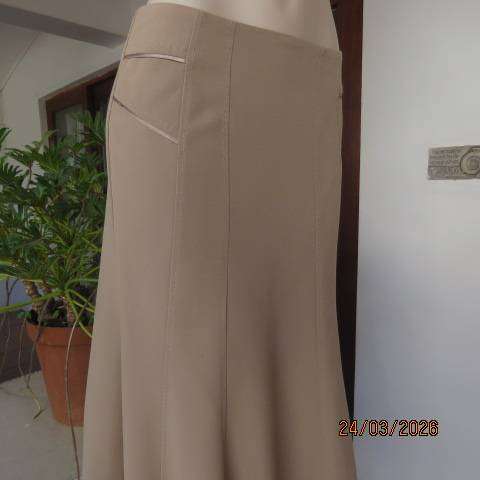 WOOLWORTHS oatmeal paneled stretch skirt size 36 with kick-out design