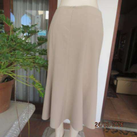 WOOLWORTHS oatmeal paneled stretch skirt size 36 with kick-out design