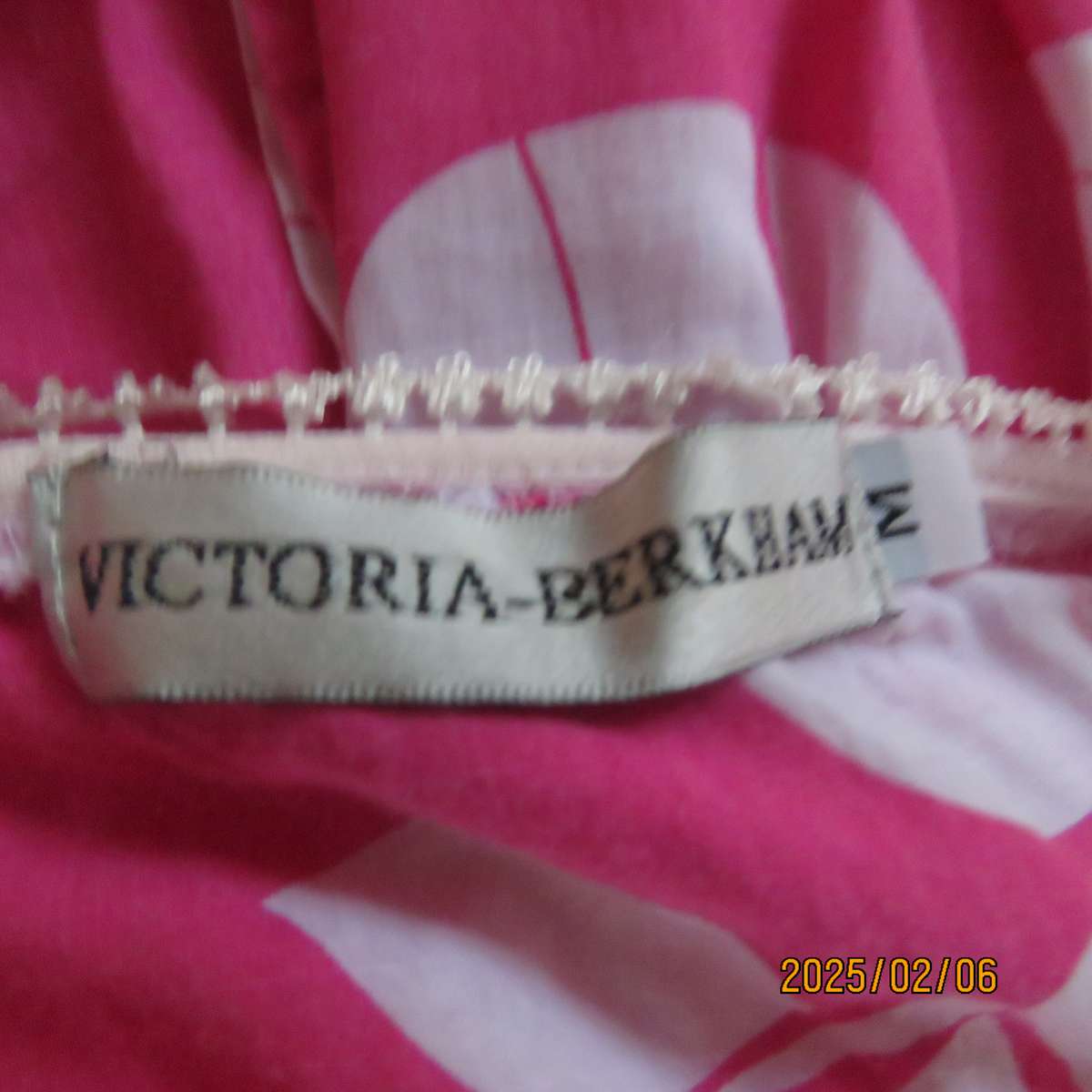 Pretty summer pink-white floral cotton strappy dress. Lined. By VICTORIA BERKHAM.Size 34.Used.