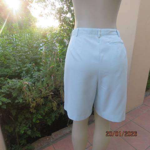 CUTTER & BUCK aqua colour dress shorts in poly-rayon. Two front slit pockets. Size 38