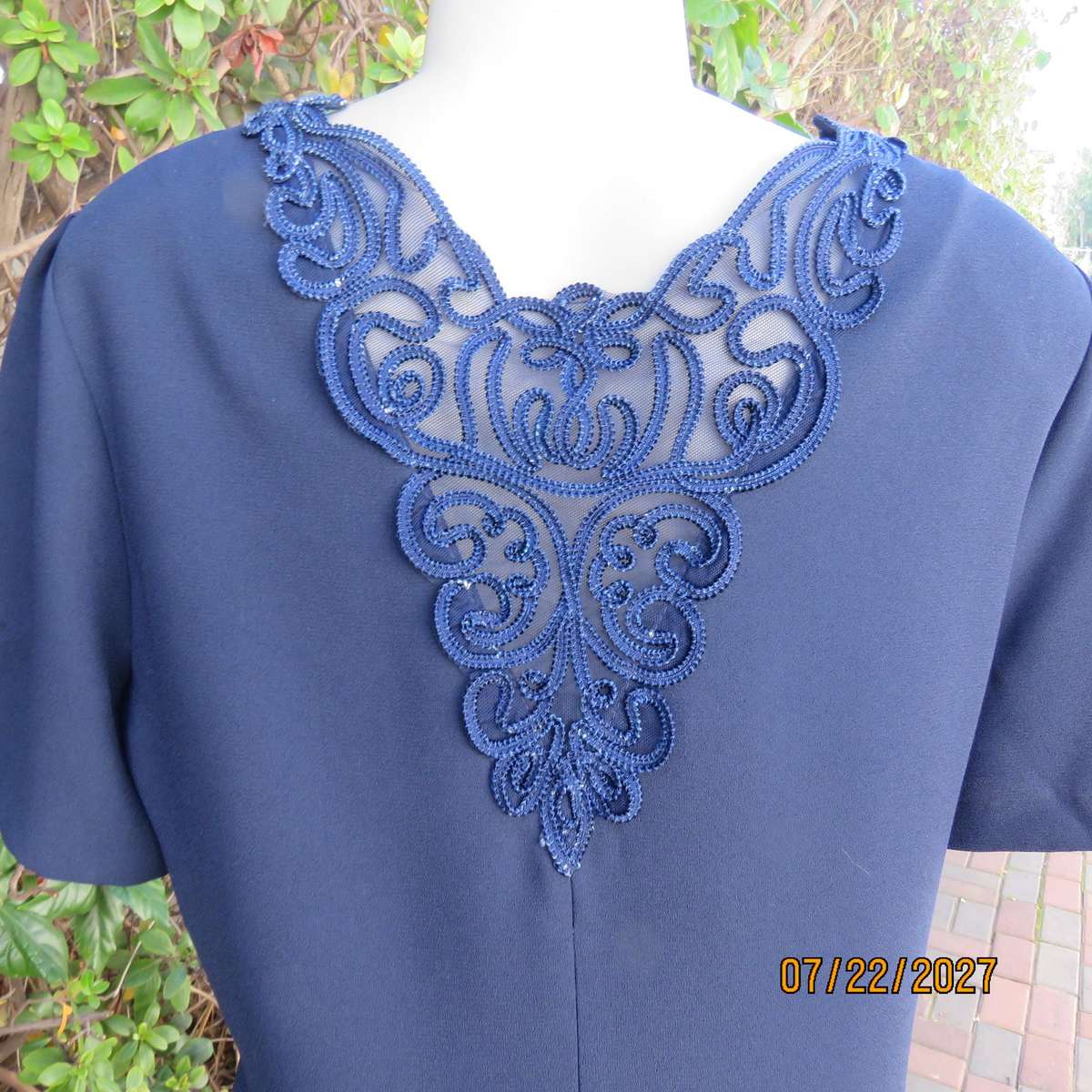 DELSWA GOLD elegant extra long navy 6 button down jacket. Pleated back-corded decoration. Size 40