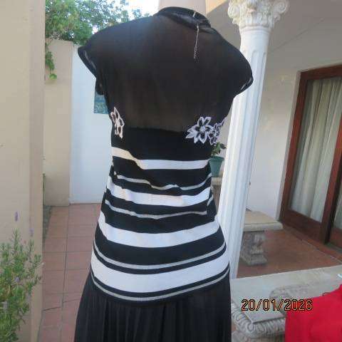 QUEENSPARK viscose-nylon blend black-white-silver striped top with floral decoration Size 38