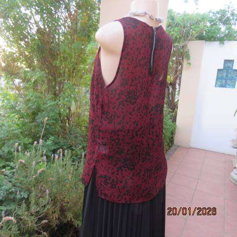 JAY JAYS sleeveless sheer polyester garnet red-black animal print top with back zip. Size 36