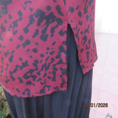 JAY JAYS sleeveless sheer polyester garnet red-black animal print top with back zip. Size 36