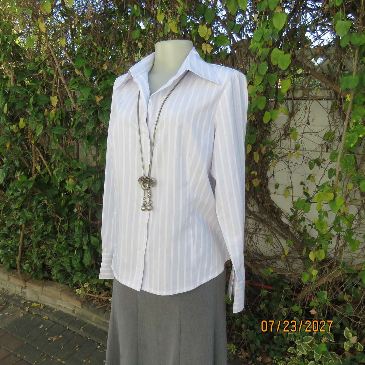 QUEENSPARK long sleeve 100% cotton white-grey vertical striped size 38 tailored shirt.