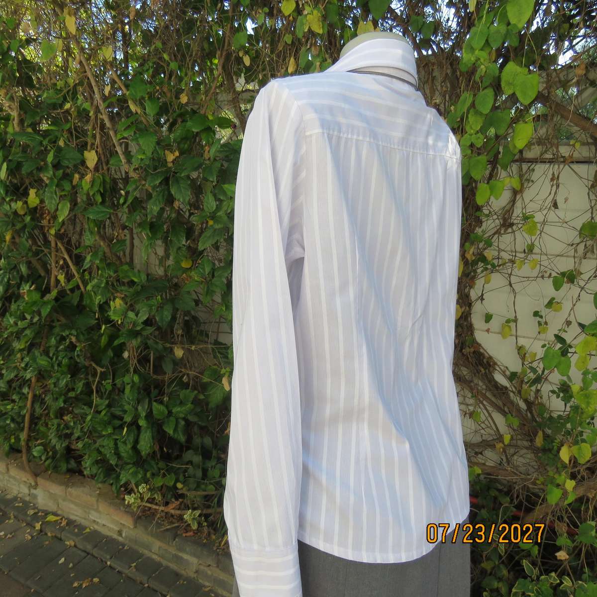 QUEENSPARK long sleeve 100% cotton white-grey vertical striped size 38 tailored shirt.