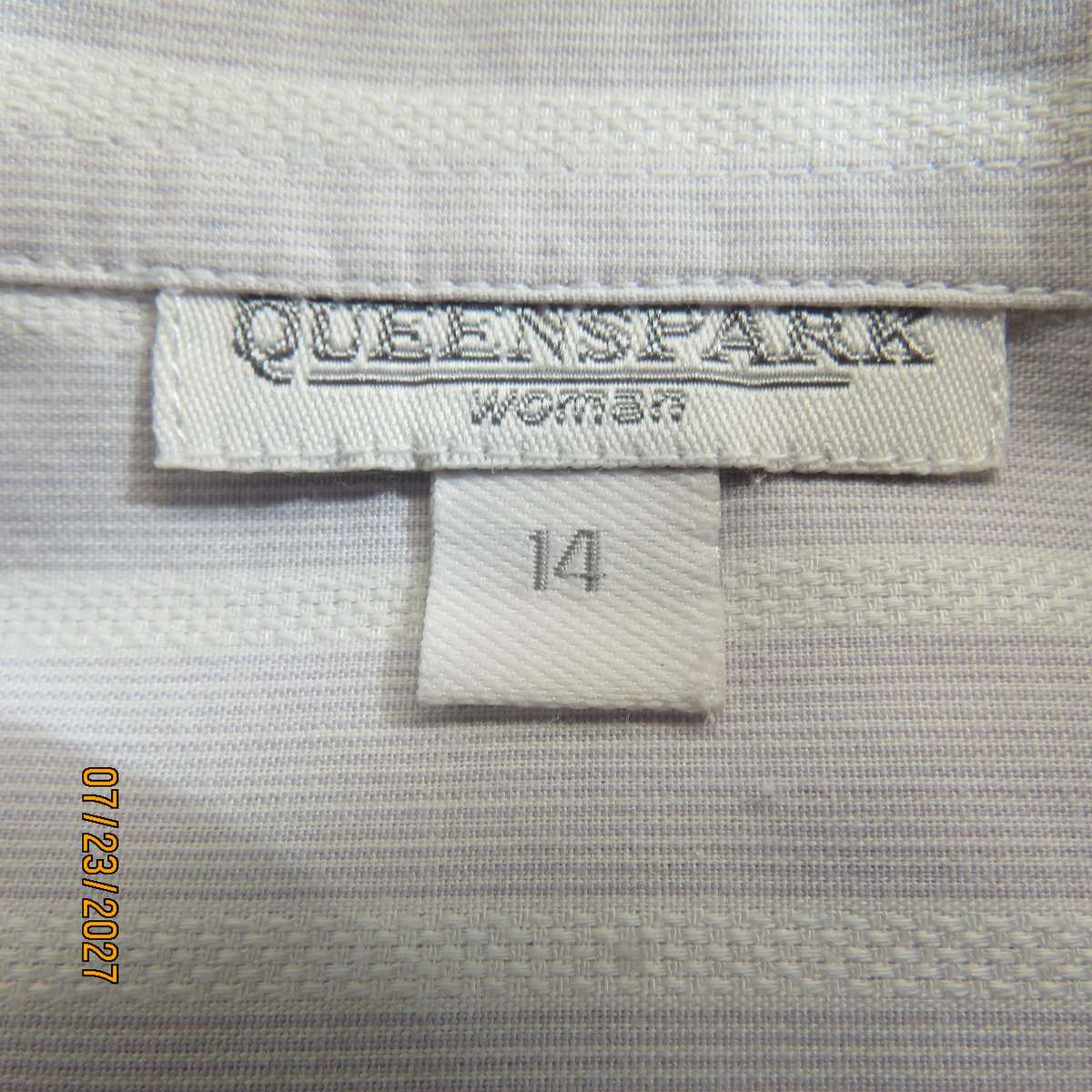 QUEENSPARK long sleeve 100% cotton white-grey vertical striped size 38 tailored shirt.