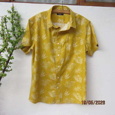 EXACT men's cotton short sleeve shirt in mustard with white leaf print, size medium 115cm chest