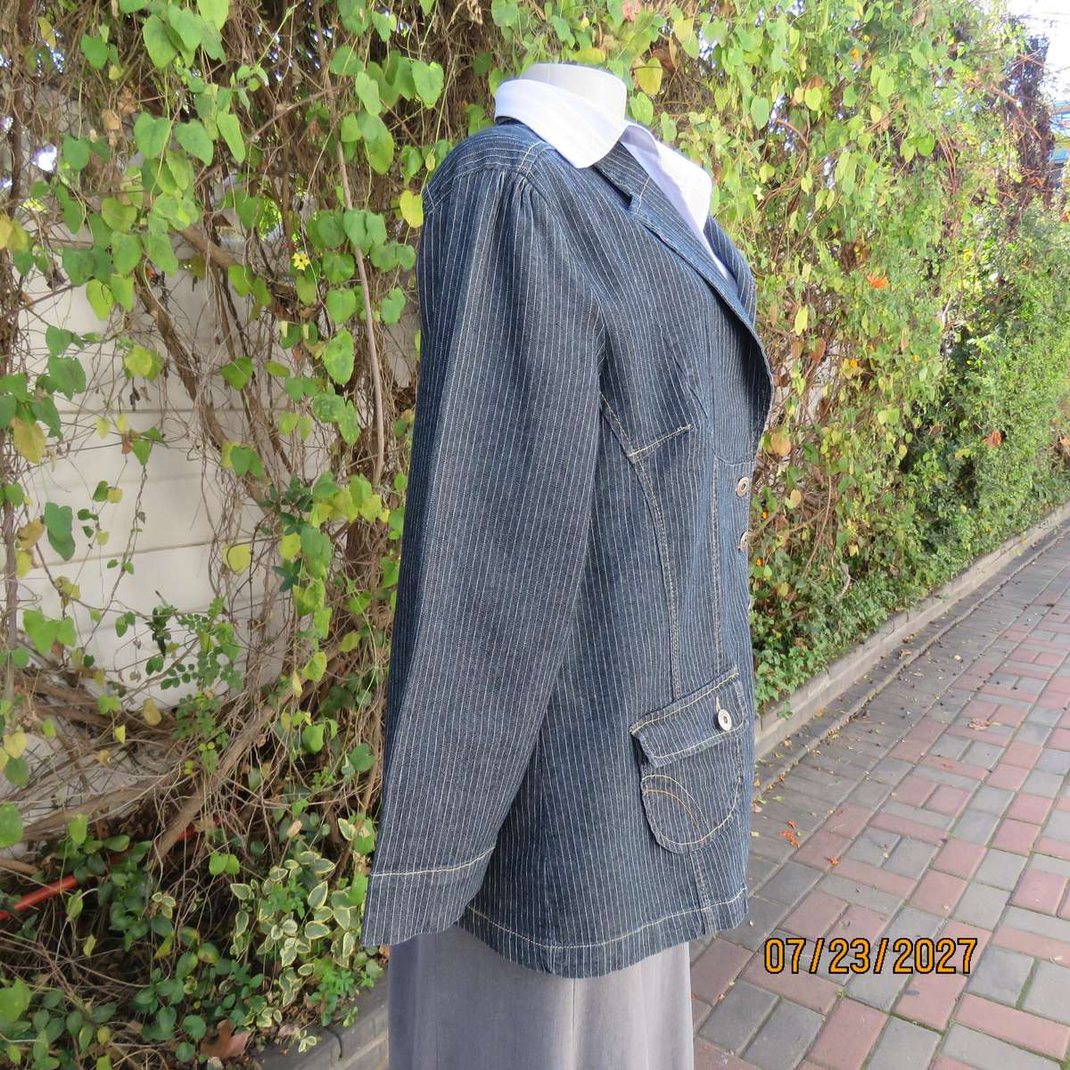 PENNY C polycotton stretch denim long sleeve jacket. Size 44. Two pockets
