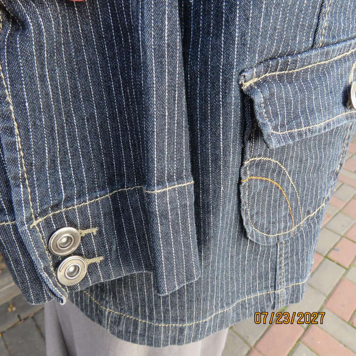 PENNY C polycotton stretch denim long sleeve jacket. Size 44. Two pockets