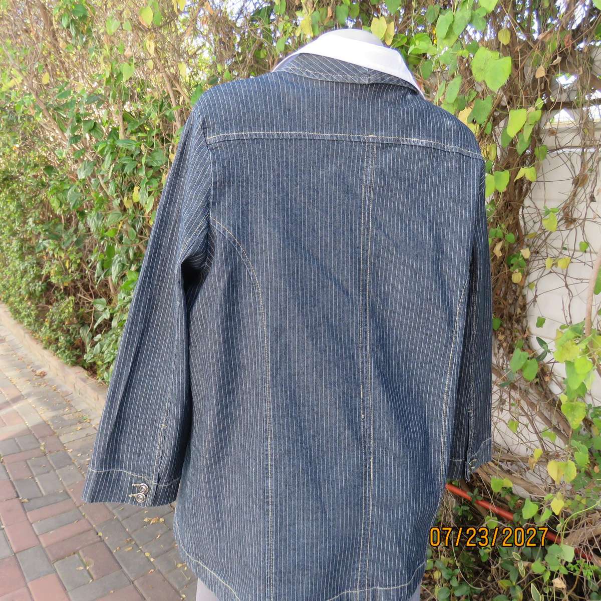 PENNY C polycotton stretch denim long sleeve jacket. Size 44. Two pockets
