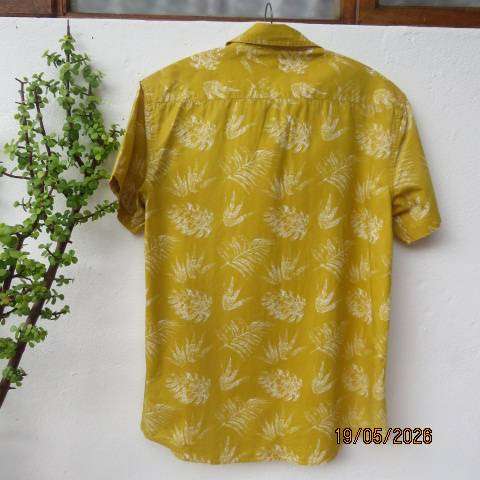 EXACT men's cotton short sleeve shirt in mustard with white leaf print, size medium 115cm chest