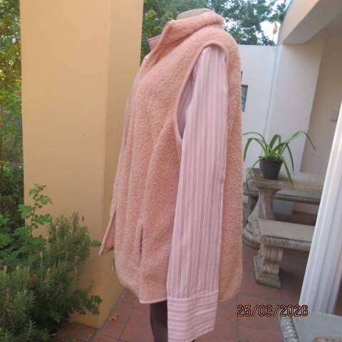 MILADYS sleeveless fluffy zip-up jacket in blush pink, size 46-48