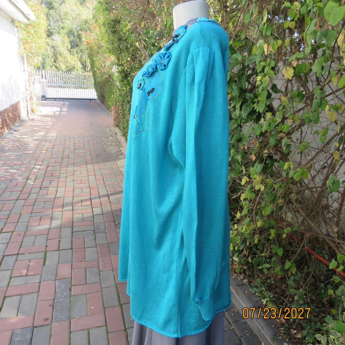 Jade long acrylic knit sweater with luxury applique-embellishment and fabric flowers. Size 50