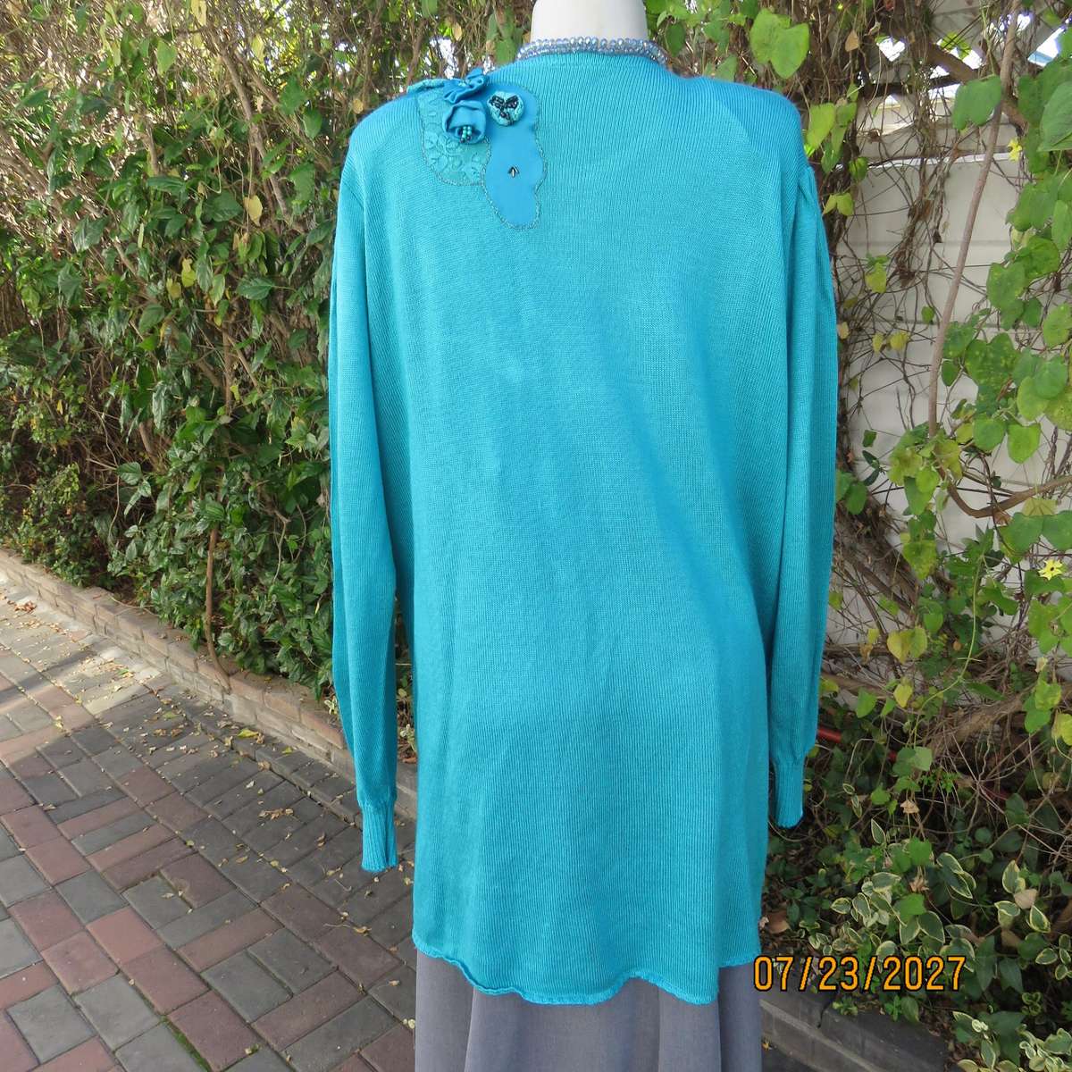 Jade long acrylic knit sweater with luxury applique-embellishment and fabric flowers. Size 50