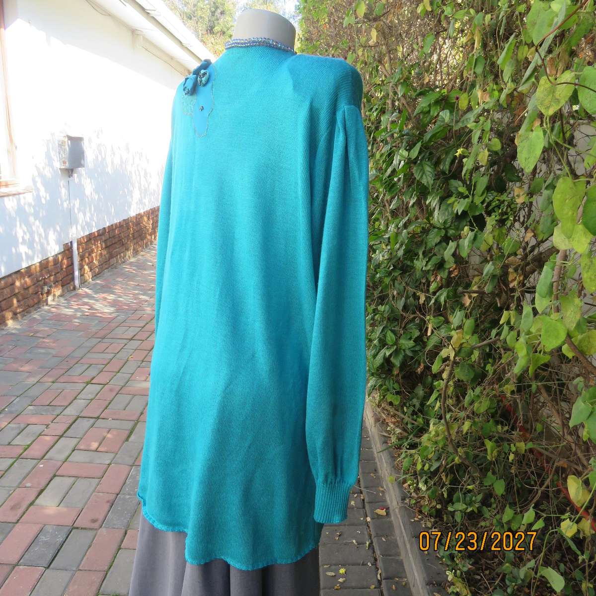 Jade long acrylic knit sweater with luxury applique-embellishment and fabric flowers. Size 50