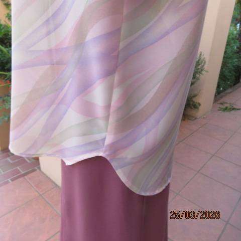 VIVARA Michelle short sleeve polyester top in soft colours with button down front, size 40
