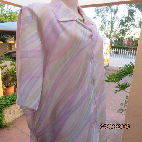 VIVARA Michelle short sleeve polyester top in soft colours with button down front, size 40