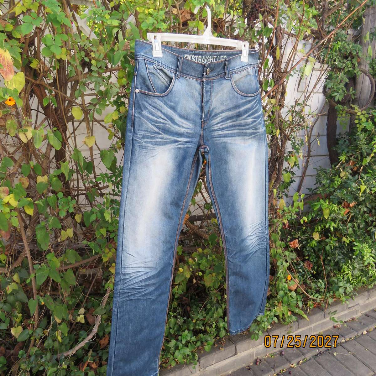 RELAY blue denim men's modern jeans in 100% cotton. Size 34. As new