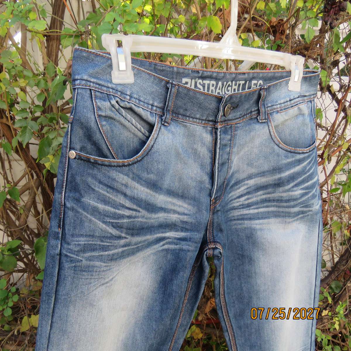 RELAY blue denim men's modern jeans in 100% cotton. Size 34. As new
