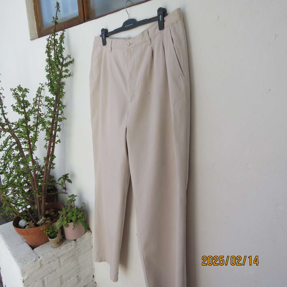 PRO SPIRIT 100% cotton light beige pants. Pleats on front. Size 36. Leg tapering. As new condition.