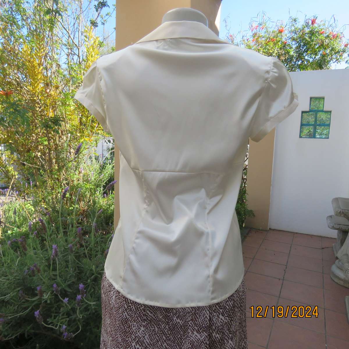 ZARA rich cream empire capped sleeve top. Polyester stretch. Size 36.