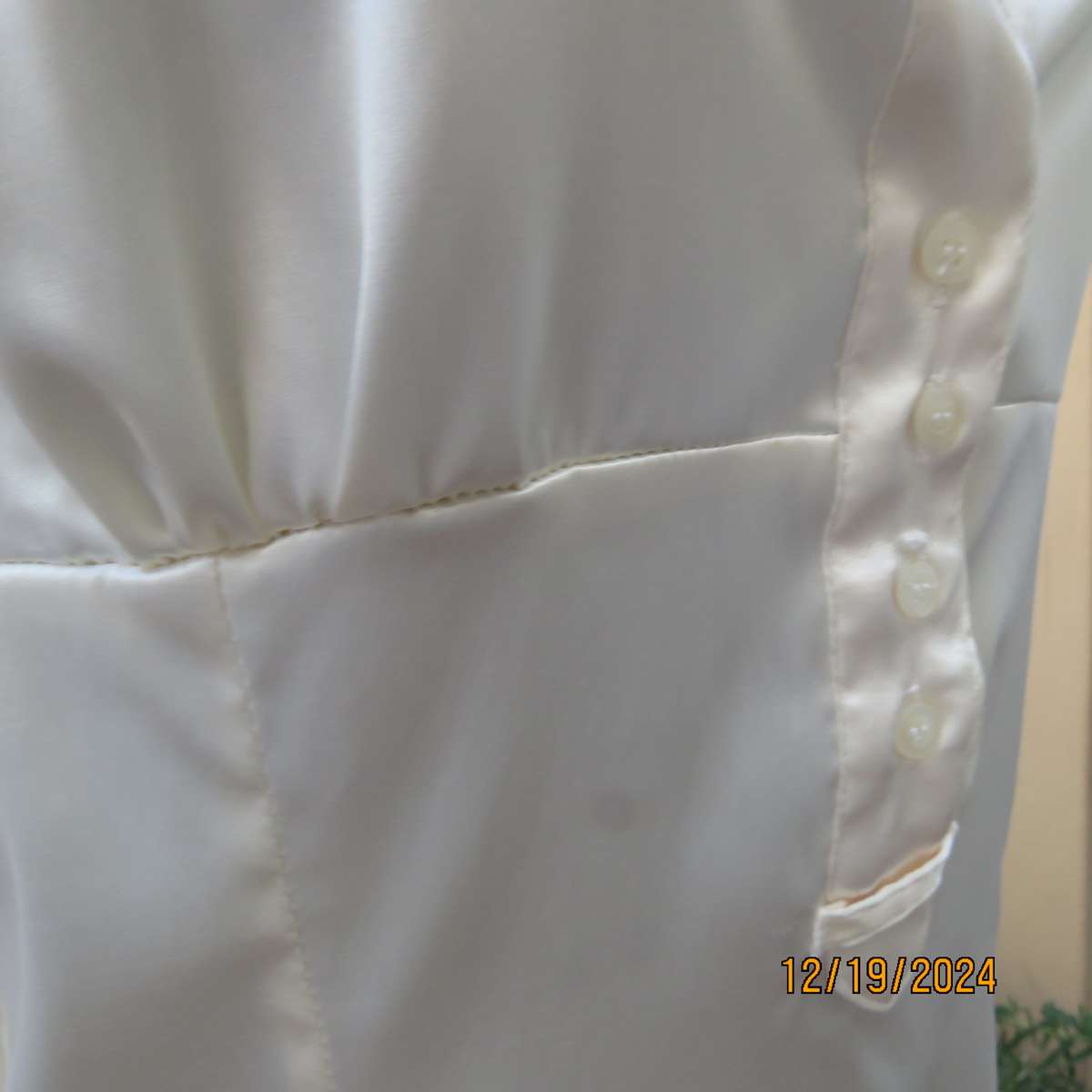 ZARA rich cream empire capped sleeve top. Polyester stretch. Size 36.