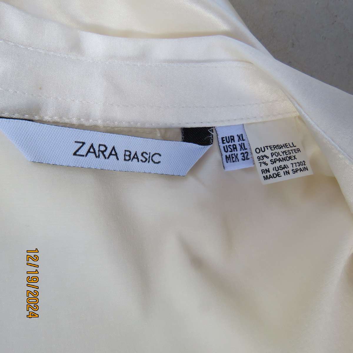 ZARA rich cream empire capped sleeve top. Polyester stretch. Size 36.