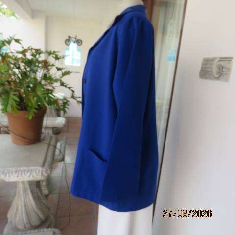 Royal blue long sleeve elegant jacket with 4 button closure, open collar & 2 pockets, size 40
