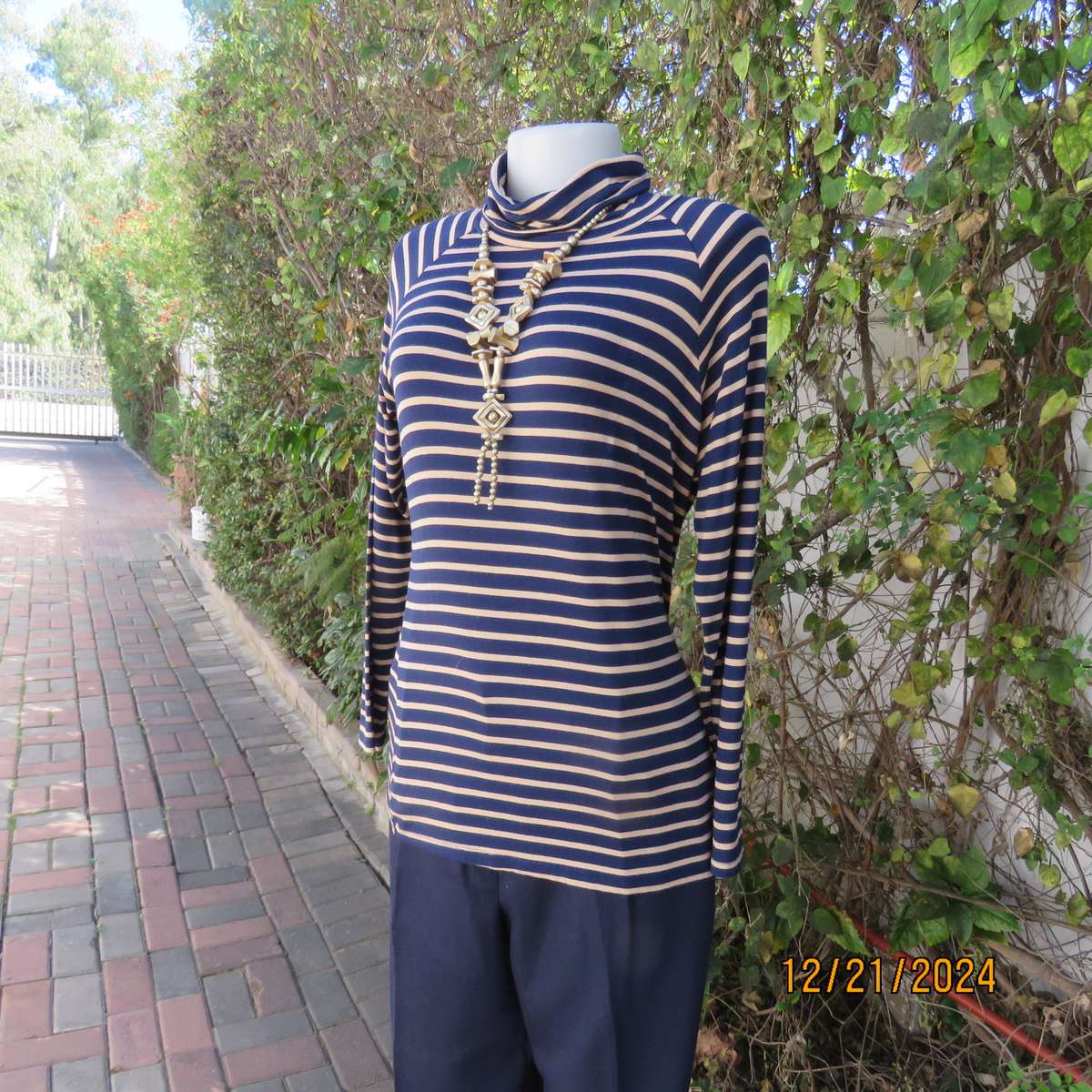 ZARA Basic long raglan sleeve stretch viscose T Shirt size 40 from Portugal.Navy/gold colour stripes