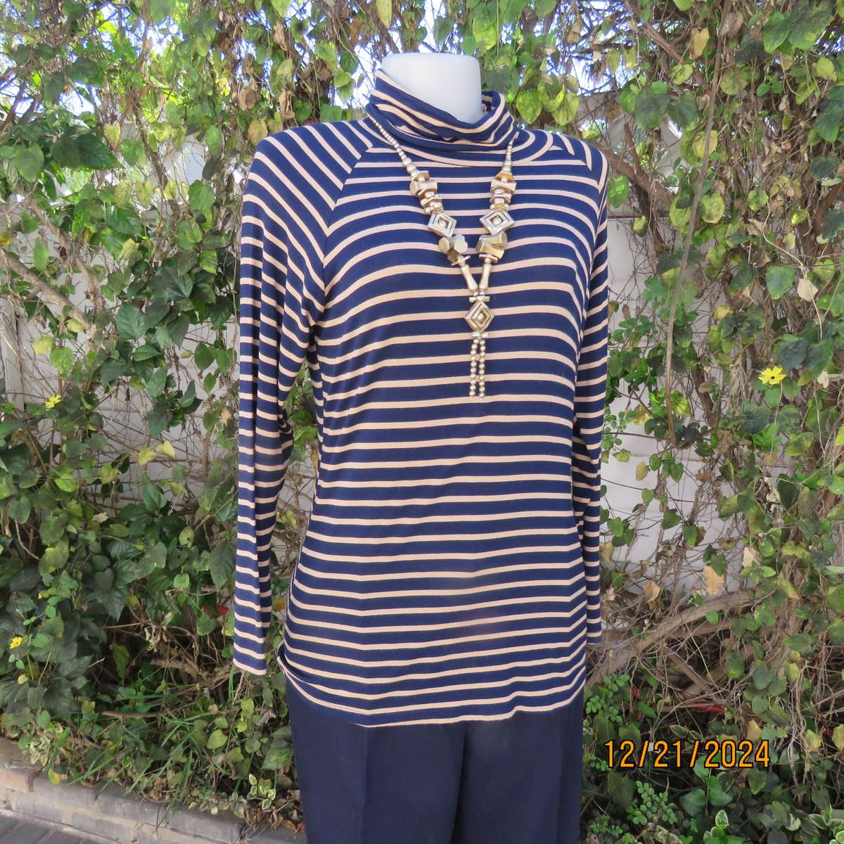 ZARA Basic long raglan sleeve stretch viscose T Shirt size 40 from Portugal.Navy/gold colour stripes
