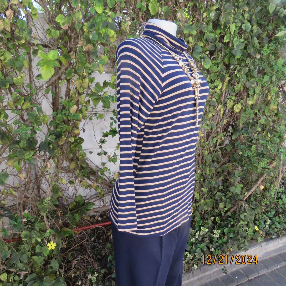 ZARA Basic long raglan sleeve stretch viscose T Shirt size 40 from Portugal.Navy/gold colour stripes