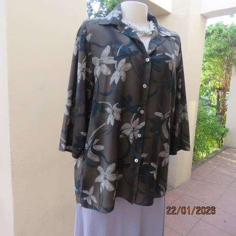 TAHLIA CLAIRE seaweed green with grey-teal floral print button down top. Size 40