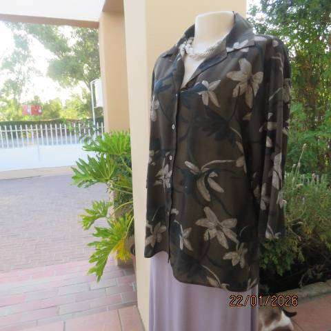 TAHLIA CLAIRE seaweed green with grey-teal floral print button down top. Size 40