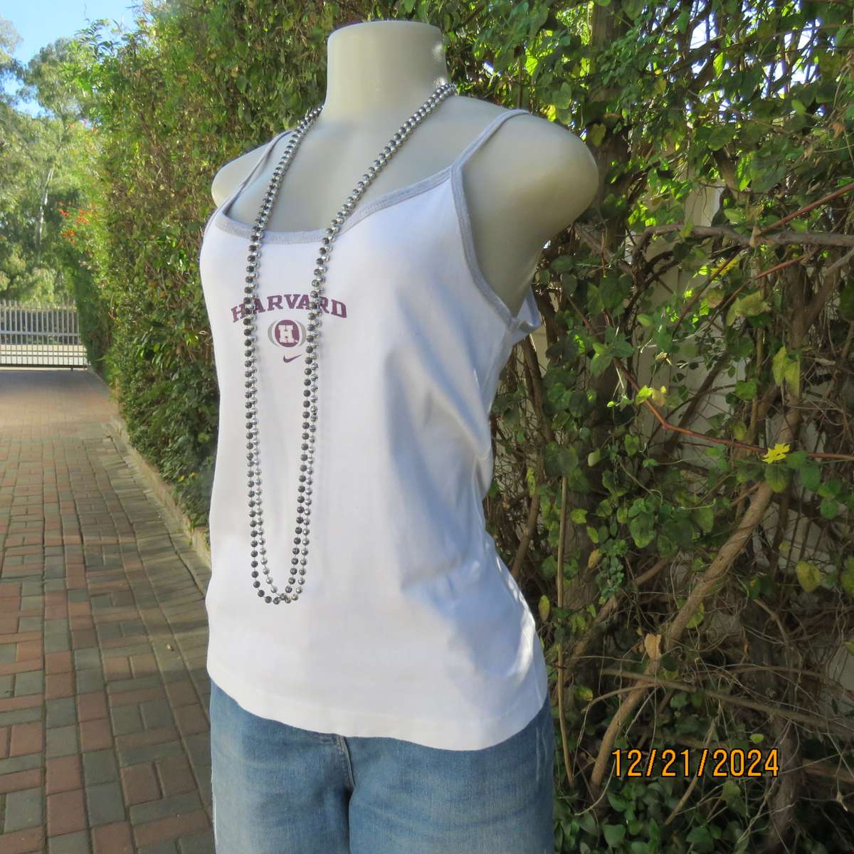 NIKE strappy top in white/silvergrey with HARVARD logo. Size 38. 100% cotton. Brand new cond.