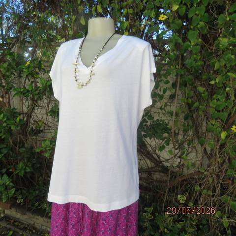 Woolworths white V-neck slip-over viscose-cotton top with tiny cut-on sleeves size 40